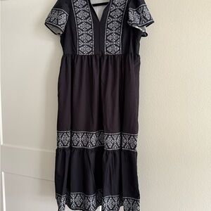 Black and White Embroidered Women's Dress